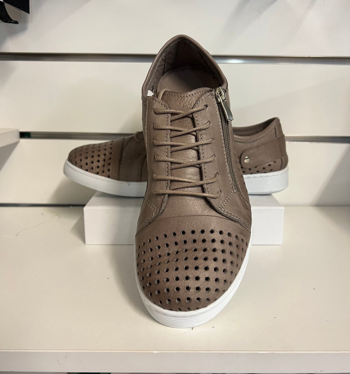 Cabello EG17 Leather Sneaker - Stone